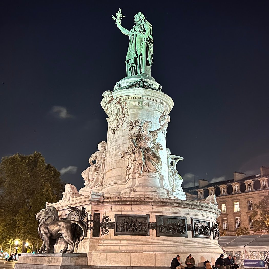 Monument à la République 2